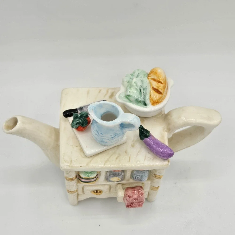 Delton Tiny Teapot Collectible Miniature‎ Porcelain Kitchen Island Vintage